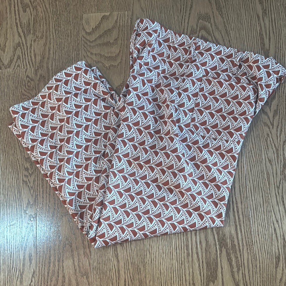 Jones & Co Patterned Rust Brown and White Pants